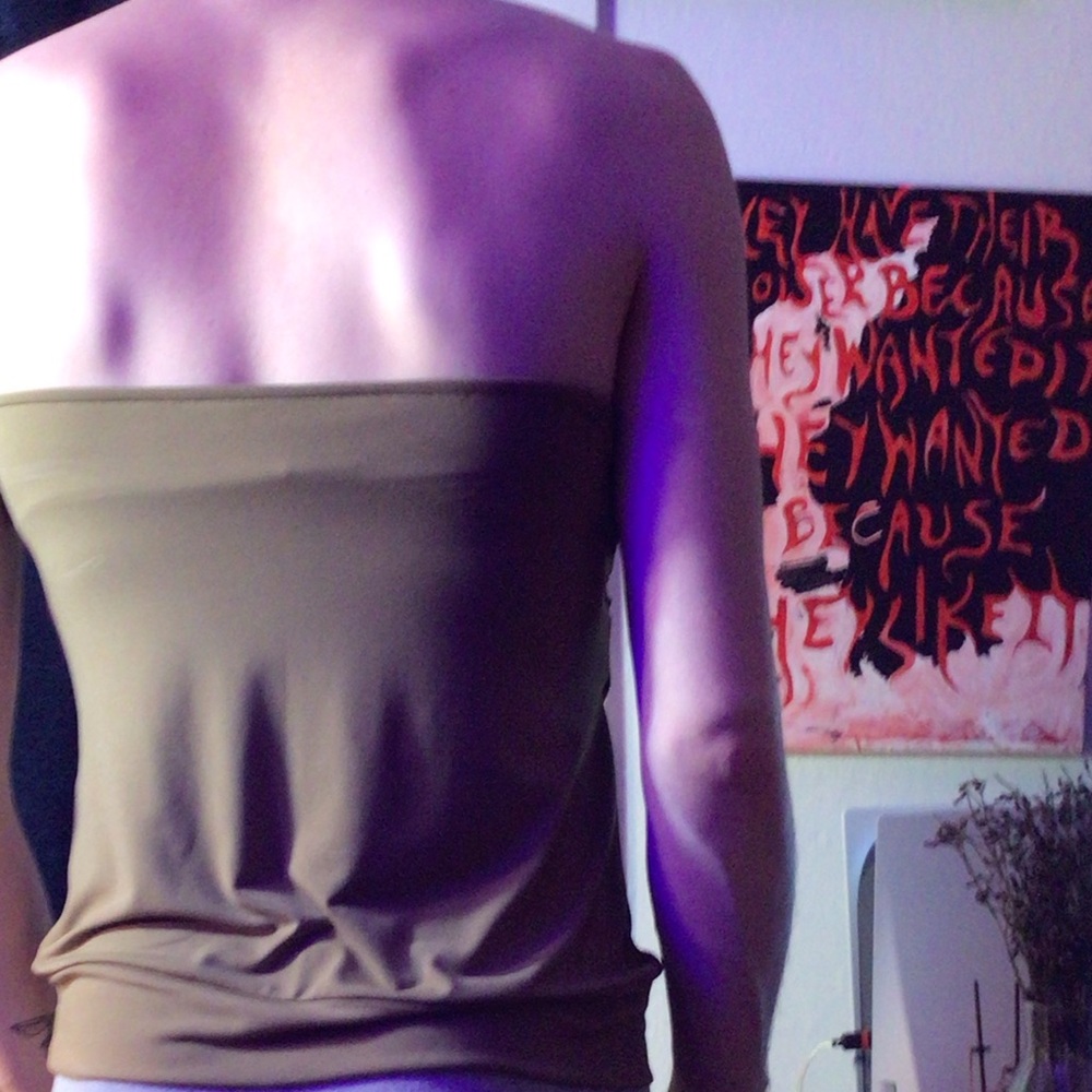 Halter top - Picture 3 of 3